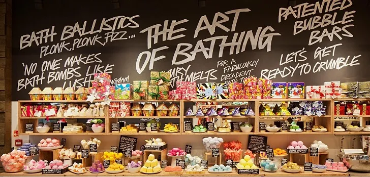 Tienda Lush con atención personalizada y experiencia sensoria